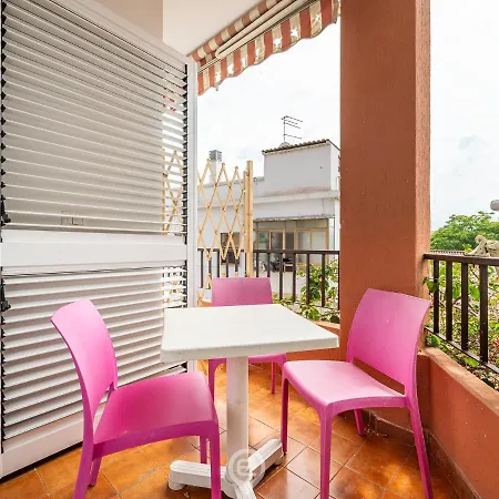 House Francesca בית הארחה *