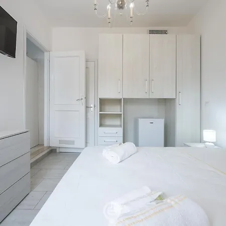 House Francesca בית הארחה *